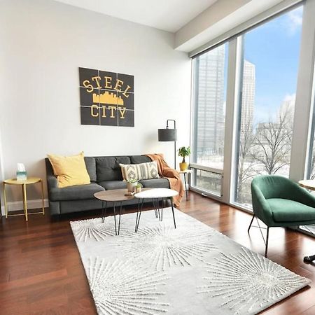 Hostwise Stays - The Washington At Chatham - Free Parking, Private Gym, Skyline Views! Pittsburgh Bagian luar foto