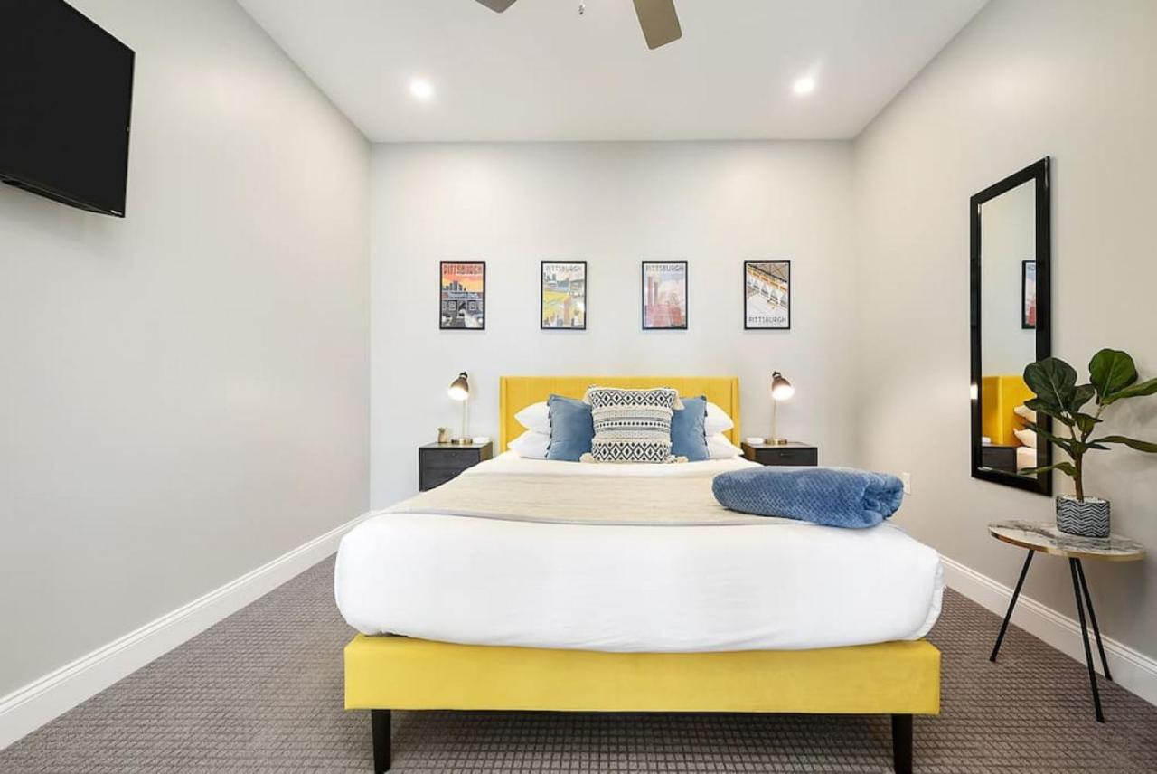 Hostwise Stays - The Washington At Chatham - Free Parking, Private Gym, Skyline Views! Pittsburgh Bagian luar foto