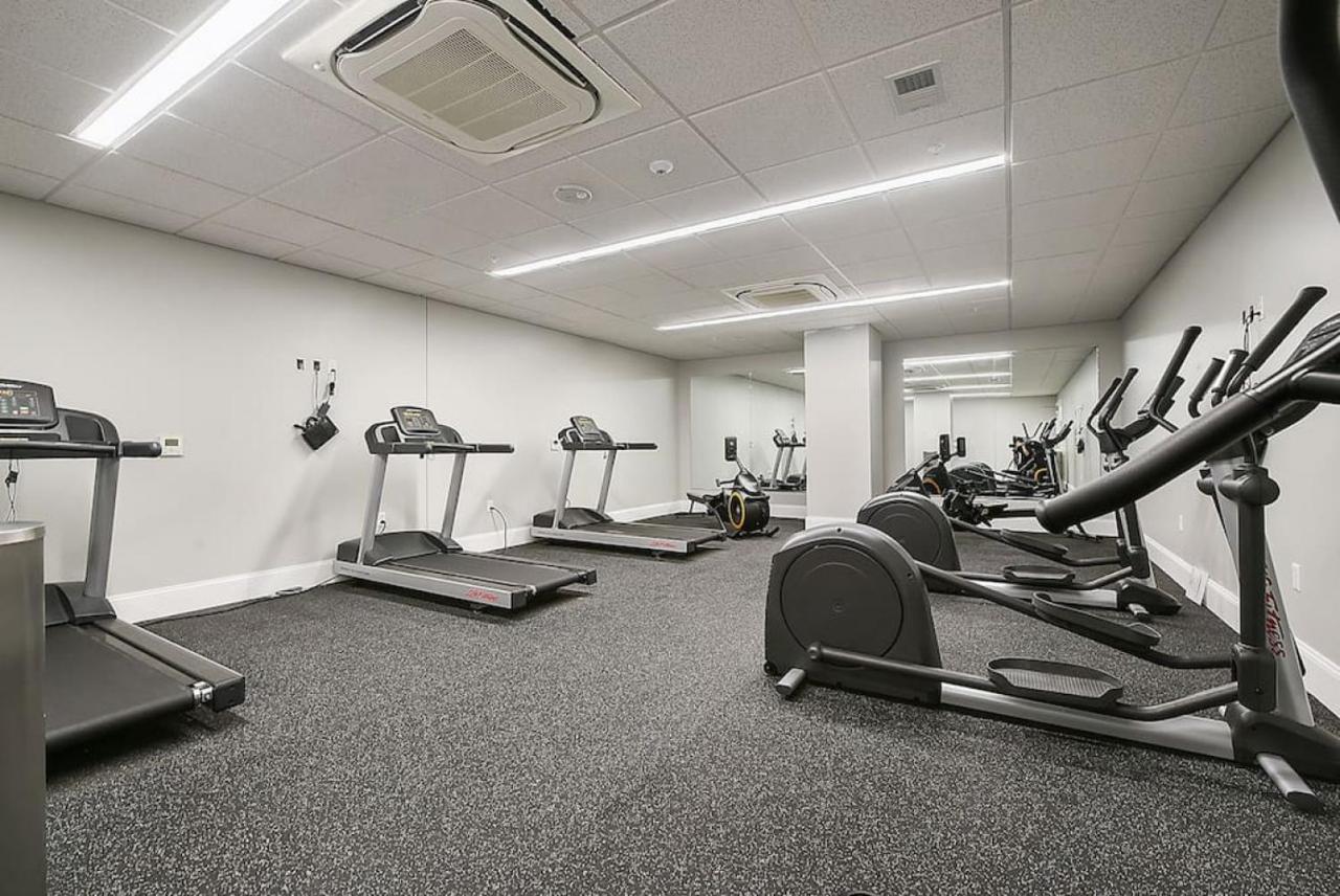 Hostwise Stays - The Washington At Chatham - Free Parking, Private Gym, Skyline Views! Pittsburgh Bagian luar foto